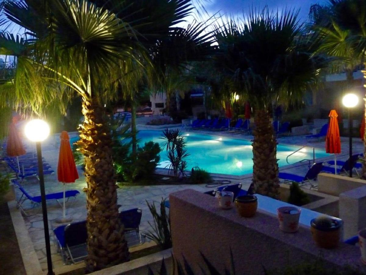 Maya'S Apartment - Complimentary Paphos Airport Transport Exterior foto