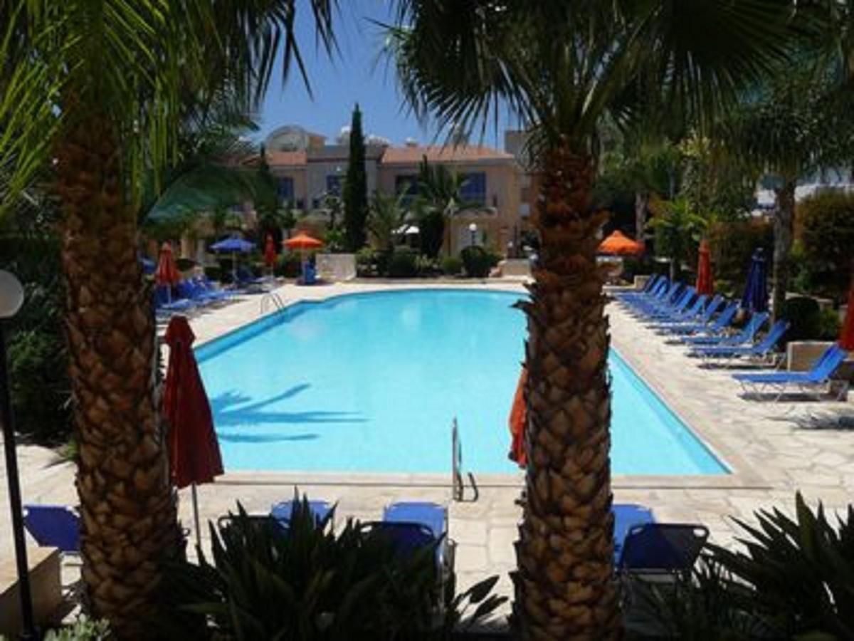 Maya'S Apartment - Complimentary Paphos Airport Transport Exterior foto