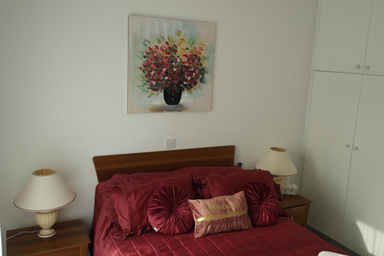 Maya'S Apartment - Complimentary Paphos Airport Transport Exterior foto