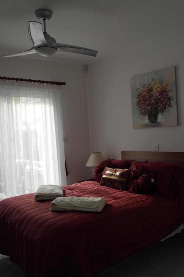 Maya'S Apartment - Complimentary Paphos Airport Transport Exterior foto