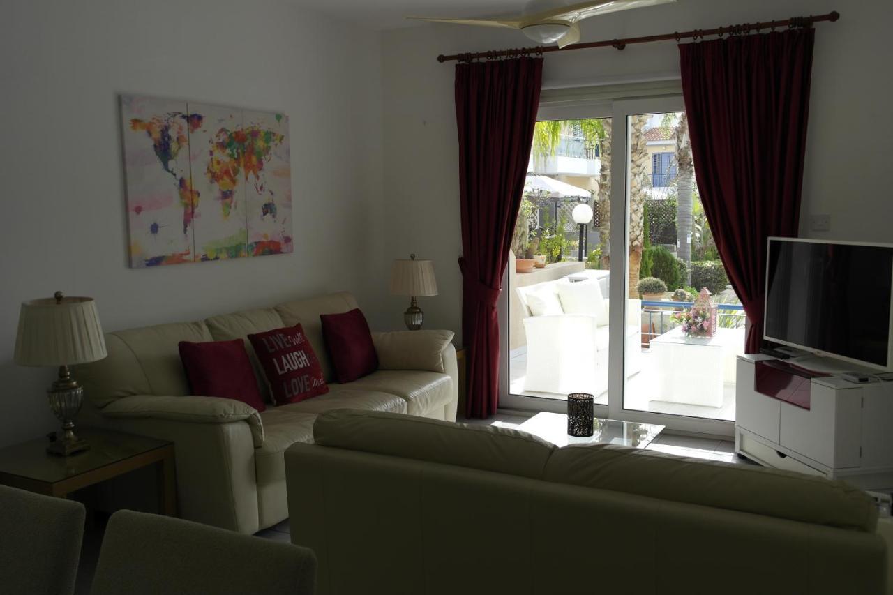 Maya'S Apartment - Complimentary Paphos Airport Transport Exterior foto