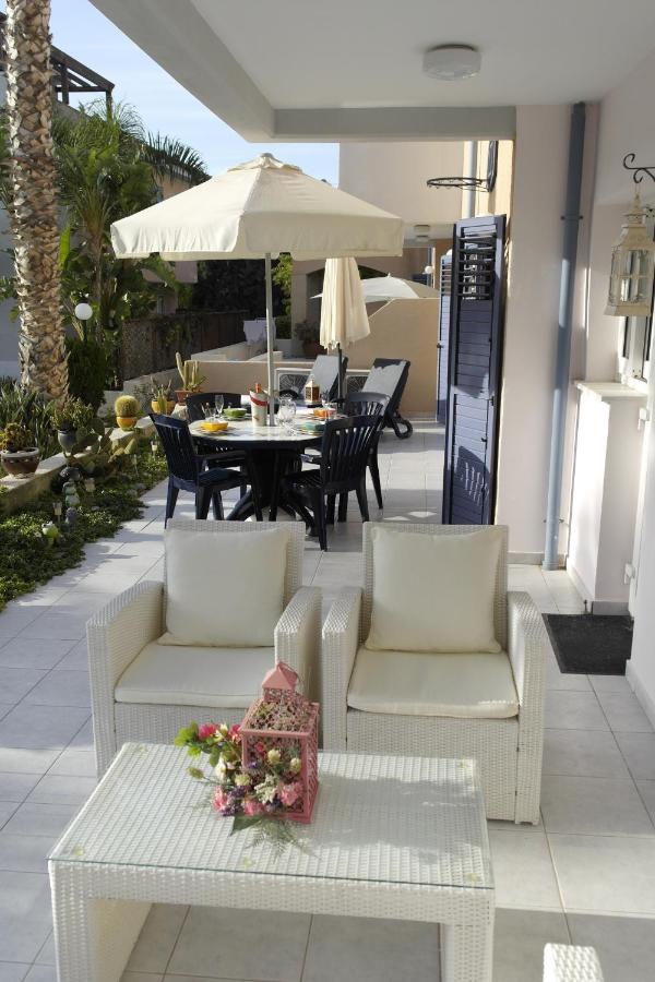 Maya'S Apartment - Complimentary Paphos Airport Transport Exterior foto